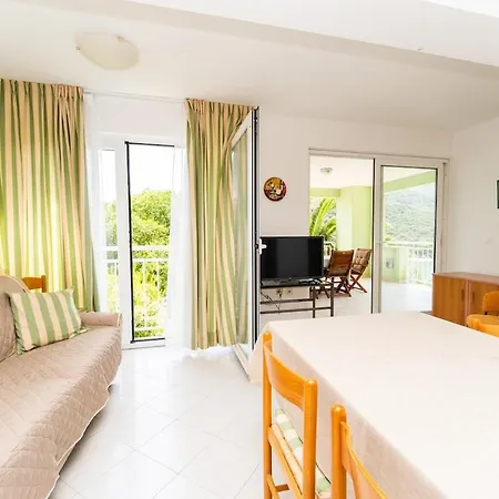 Big Balcony With Sea View, 2 Bdr, 06 Daire *